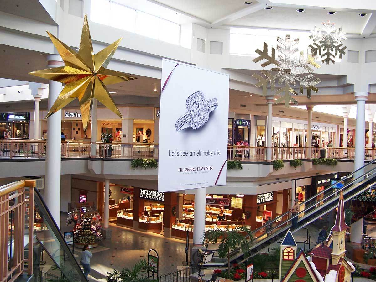 Holiday Retail Display Ideas 4 Dimensional Accents Stars Snowflakes