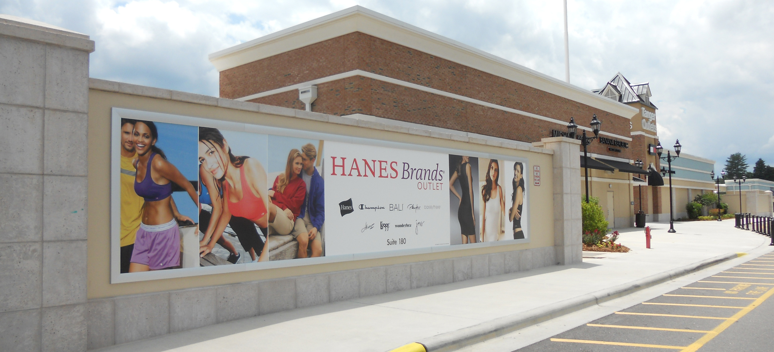 Hanes BannerStretch Frame