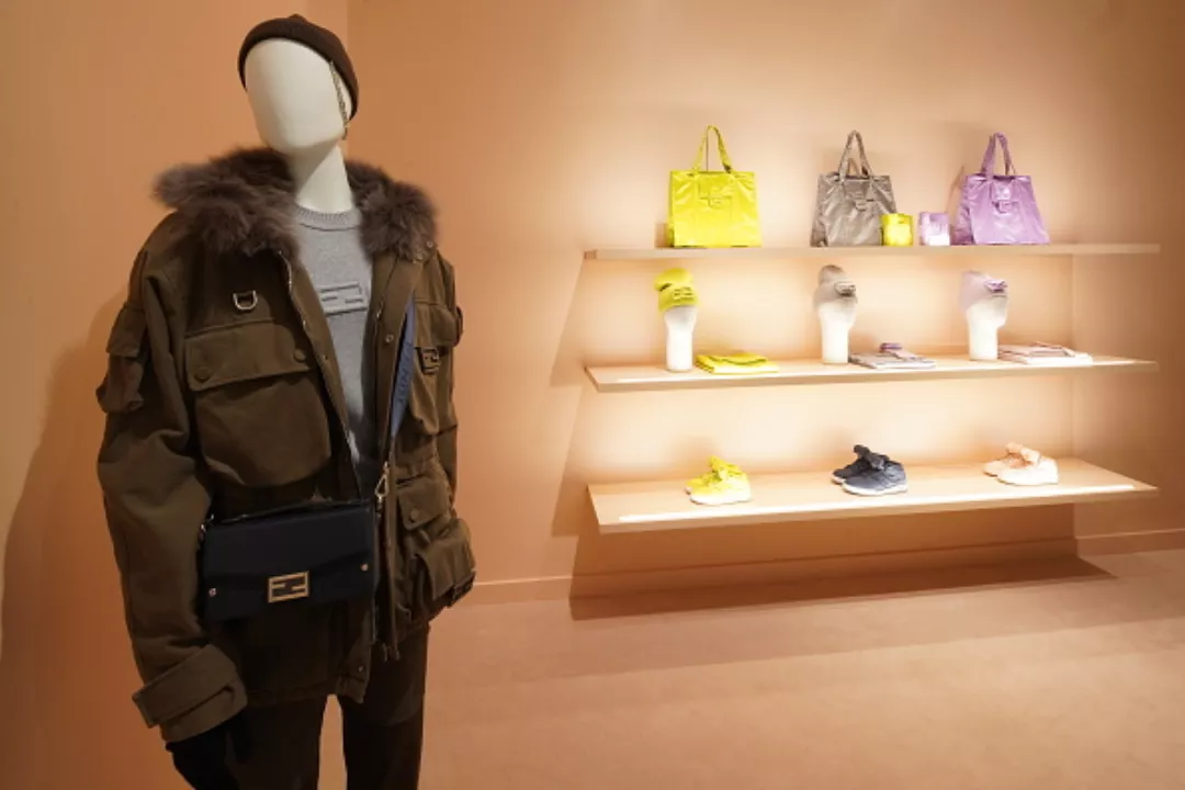 Custom Retail Fixtures | Wooden Shelving