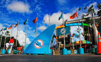 Miami Dolphins Fanfest 213 CC