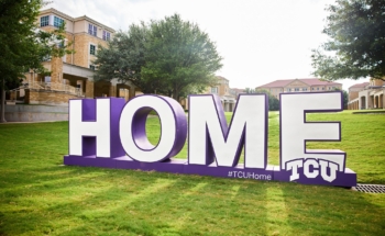 3D Foam Letters | University Selfie Sign