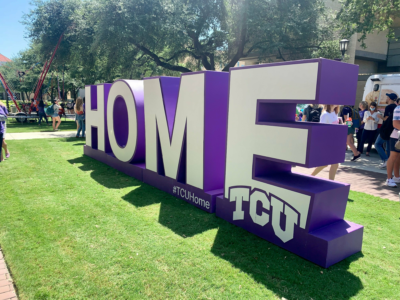 Foam Selfie Sign | Outdoor Foam Sculptures