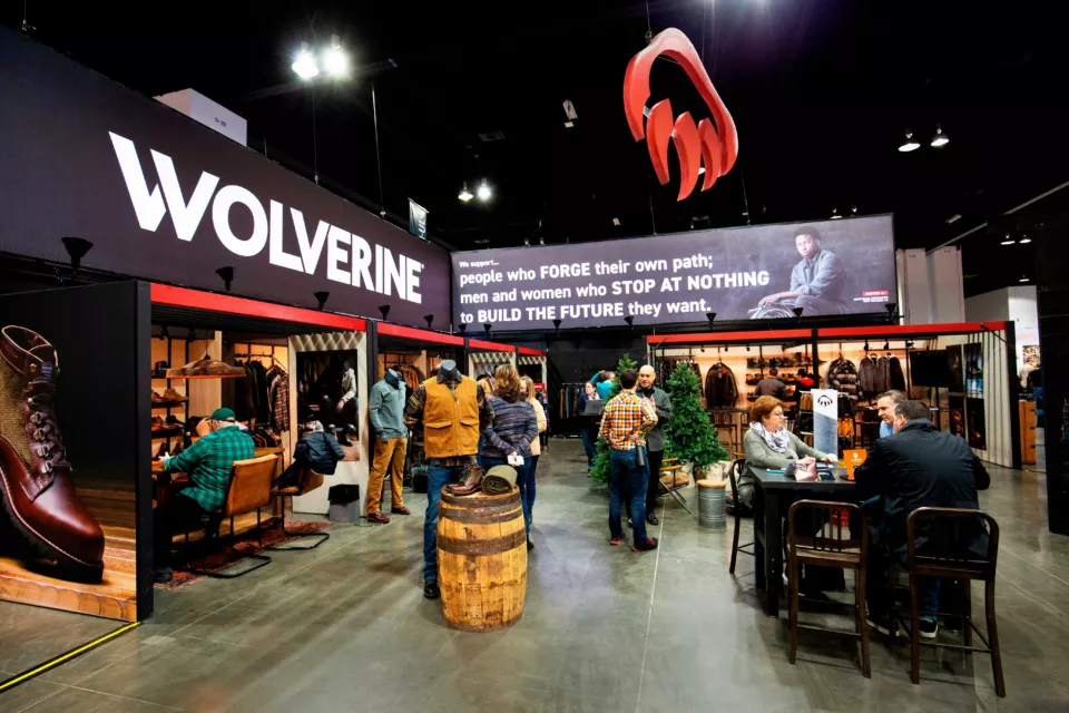 Custom Banners for Trade Shows | Large Trade Show Setting Fabrication