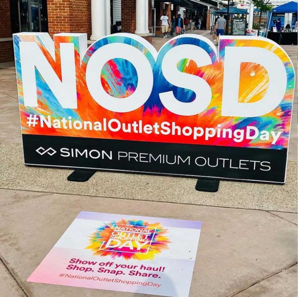 Foam3D Outlet Shopping Day Sign | 3D Event Signage