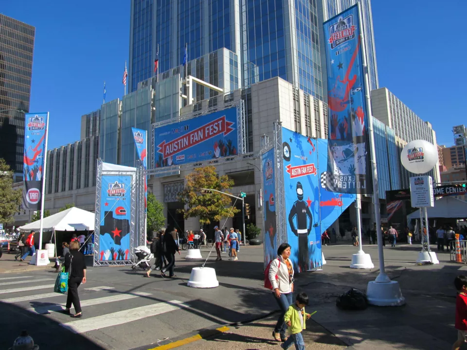Truss and Mesh Graphics at Austin Fan Fest