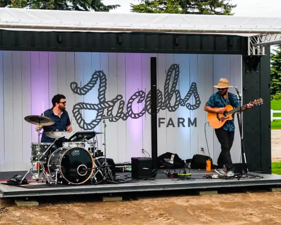 Jacobs Farm stage