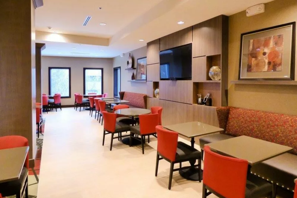 Lightweight Dining Furniture | Casual Restaurant Seating