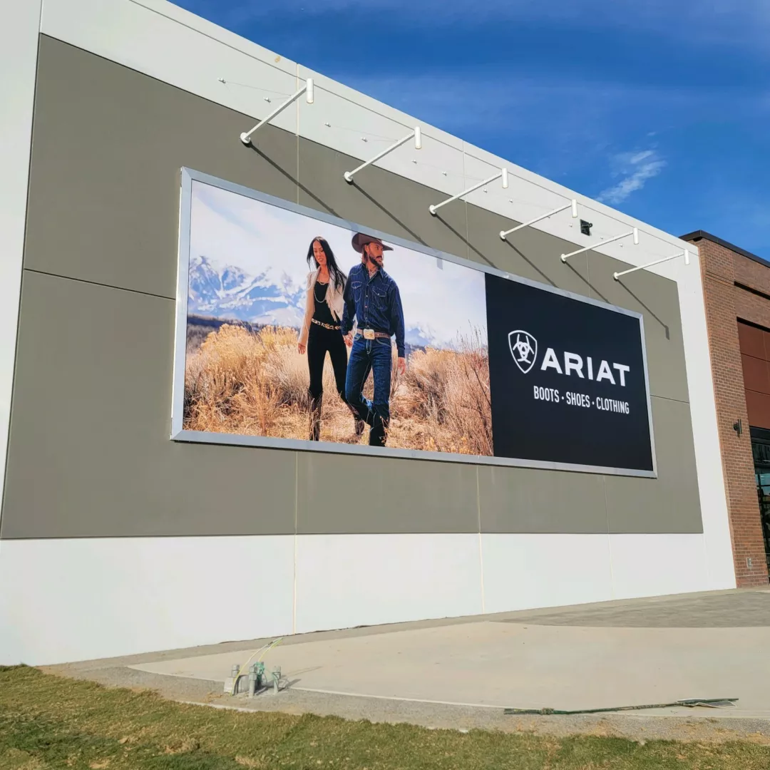 Outdoor Banner and Frame | Mall Exterior Advertising