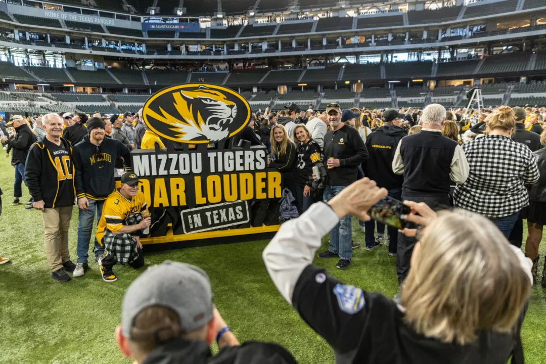 mizzou foam logo selfie sign